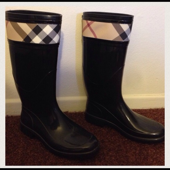 🚫SOLD on eBay‼️Authentic Burberry Rain Boots