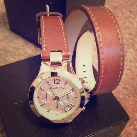 ❌SOLD❌Michael Kors double leather wrap watch - Picture 1 of 4