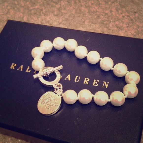 Ralph Lauren pearl toggle bracelet - Picture 1 of 3