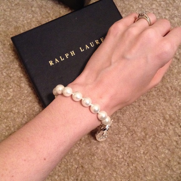 Ralph Lauren pearl toggle bracelet - Picture 3 of 3