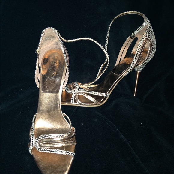 Guess sandal size 9***SOLD ON OTHER SITE***