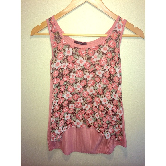 Floral sleeveless top