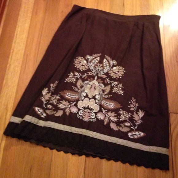 LOFT Dresses & Skirts - Ann Taylor loft skirt. Spring perfect! Reduced