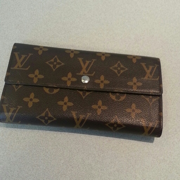 Brown wallet (on hold)