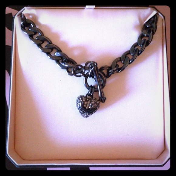 Juicy Couture charm neckless! 💗👑💗