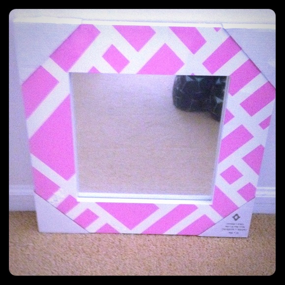 Girls PINK hanging mirror