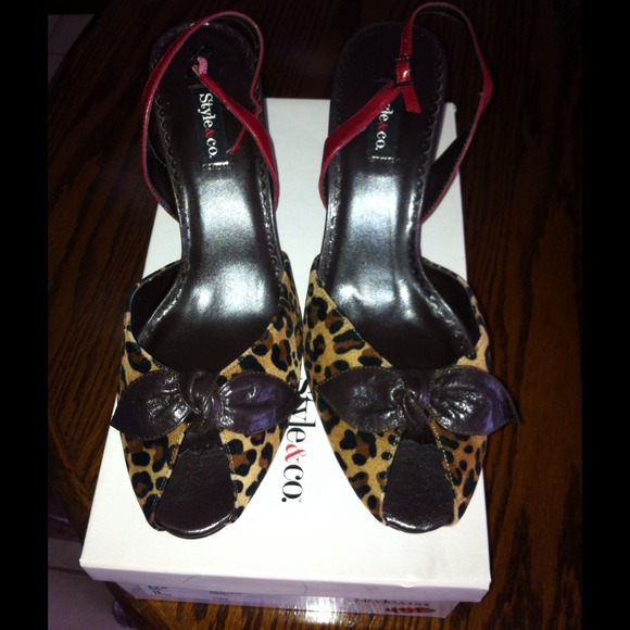 Style And Co Leopard Print Open Toed Pumps