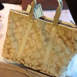 🚫SOLD. Coach weekender tote