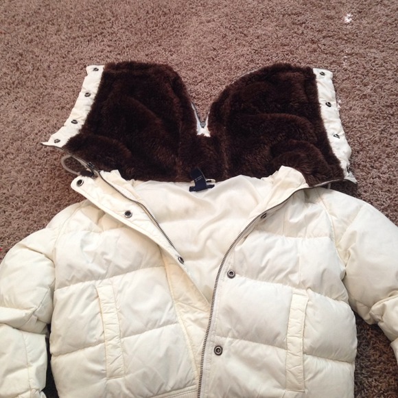 American Eagle Puff Jacket - Picture 2 of 4