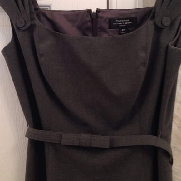Tahari charcoal gray dress with attached belt 2p - Picture 2 of 3