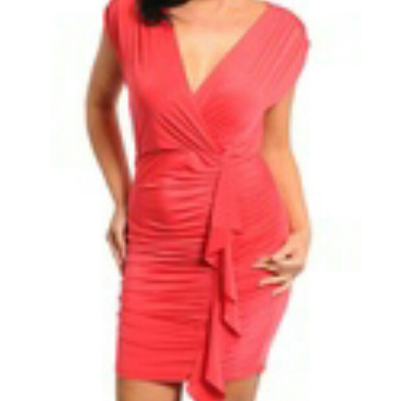 Curvaceous Coral Love - Picture 1 of 1