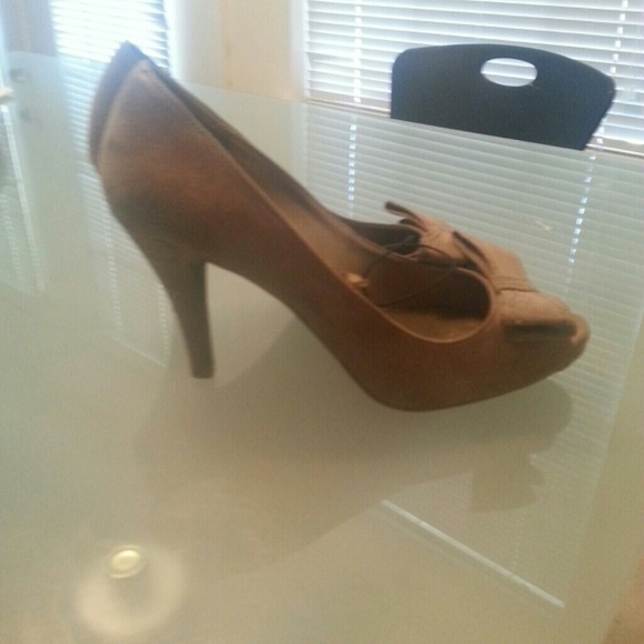 Peep toe pump - Picture 3 of 4