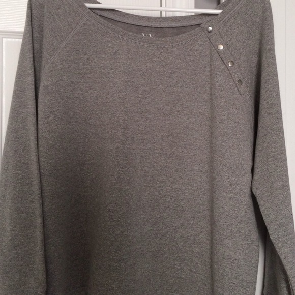 New York and company shirt. Perfect with leggings