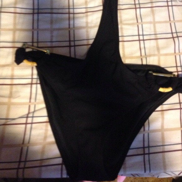 Victoria's Secret traded with @jennskloset - Picture 2 of 4