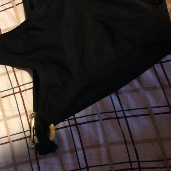 Victoria's Secret traded with @jennskloset - Picture 3 of 4