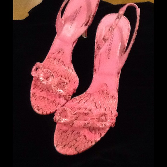 Dolce & Gabbana Shoes - 🎉HOST PICK🎉Dolce and Gabbana pink shoes