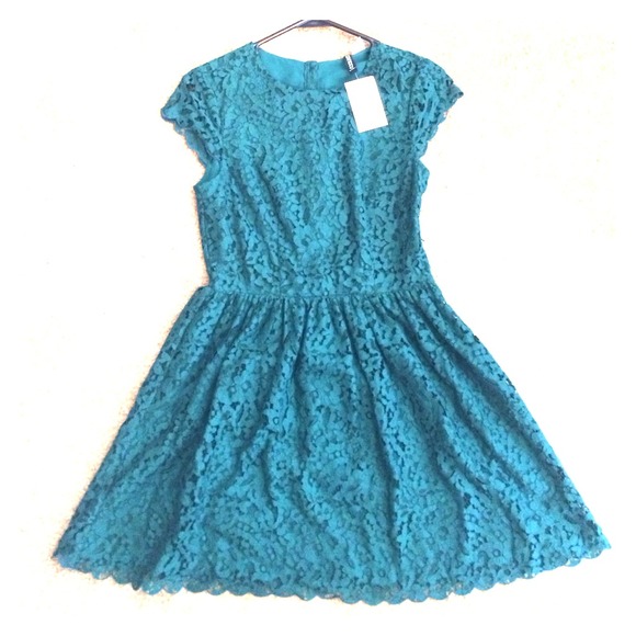 Emerald Lace Overlay Cocktail Dress