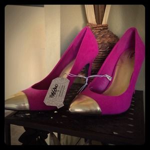 👠 Magenta and Gold High Heels 👠