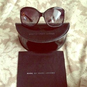 Adorable Marc by Marc Jacobs Bow Sunnies