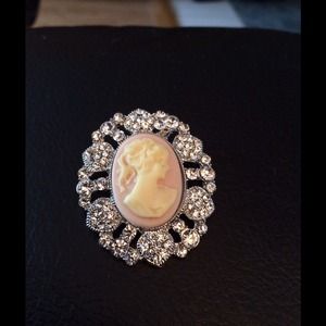 Cameo pin