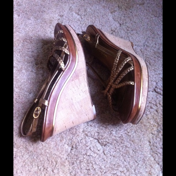💕PRICE DROP 💕 Cole Haan Wedge shoes - Picture 2 of 4