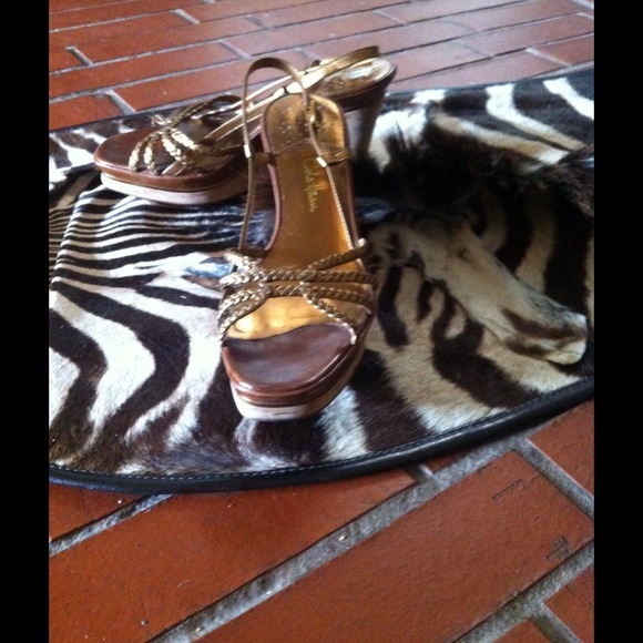 💕PRICE DROP 💕 Cole Haan Wedge shoes - Picture 3 of 4