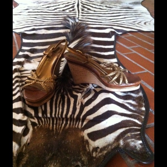 💕PRICE DROP 💕 Cole Haan Wedge shoes - Picture 4 of 4