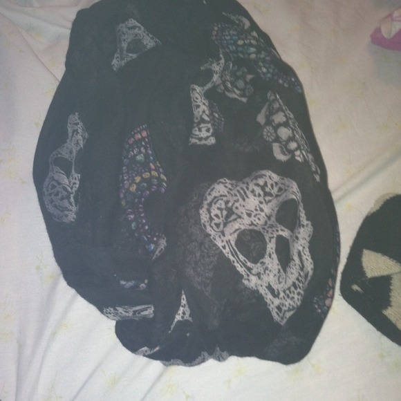 Sugar skull infinity scarf 💕
