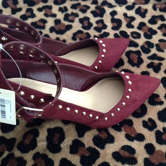 Forever21 burgundy studded pumps - Picture 3 of 3