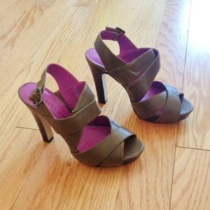 Never Worn Madden Girl Heels