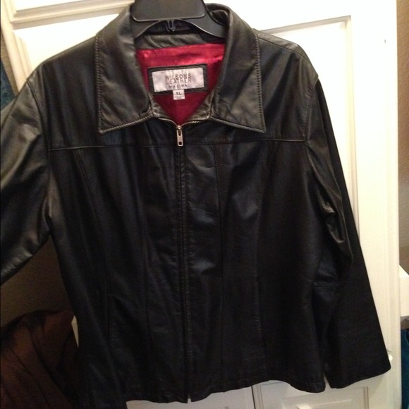 Blk leather jacket 💄