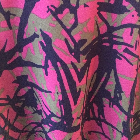 Abstract Printed Top - Picture 2 of 3