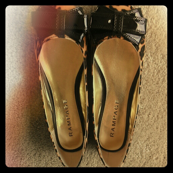 Leopard print flats!