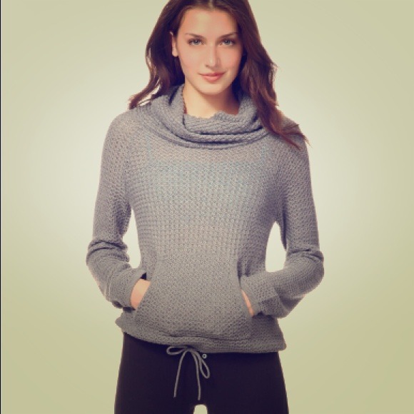 Kangaroo popover by Aeropostale