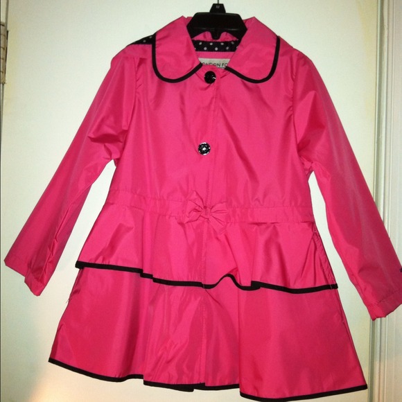 Pretty in PINK!!💝 Girls trench coat!!