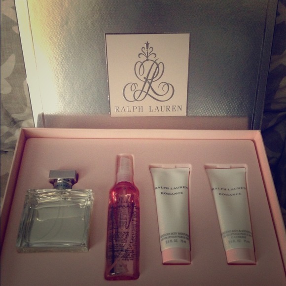 Ralph Lauren Romance GIFT SET **SOLD**