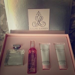 Ralph Lauren Romance GIFT SET **SOLD**