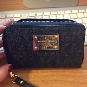 Michael Kors wristlet