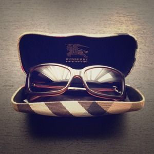 ❌SOLD!❌🎉🎈HOST PICK 2/17!🎈🎉 Burberry Sunglasses