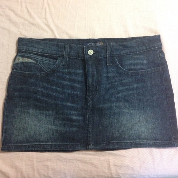 Levi's jean skirt