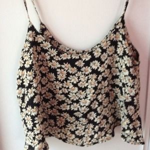 LOOKING FOR brandy melville daisy tank