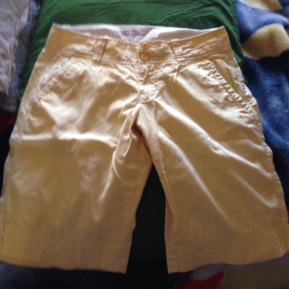 Very cute Bermuda shorts