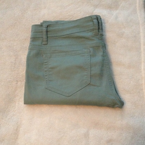 Mint green jeggings!!