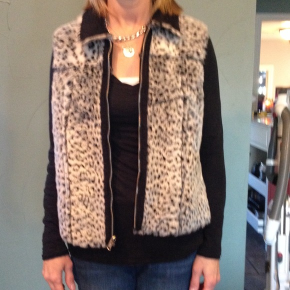 Faux fur vest - Picture 1 of 4