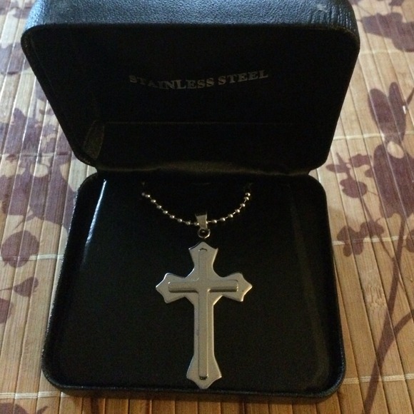 ➕Cross Necklace➕ - Picture 2 of 3