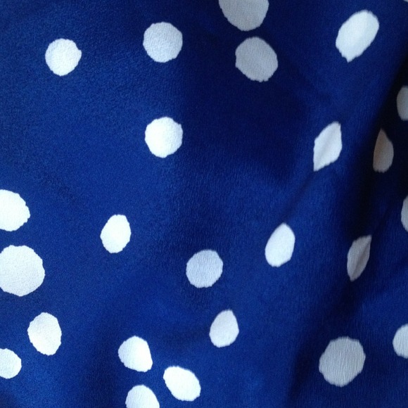 ❌SOLD❌Blue and white polka dot chiffon tank top - Picture 2 of 3