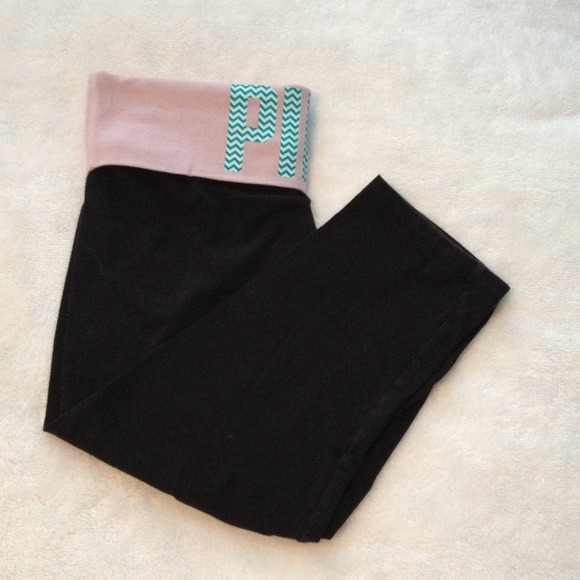 PINK crop yoga pants!!