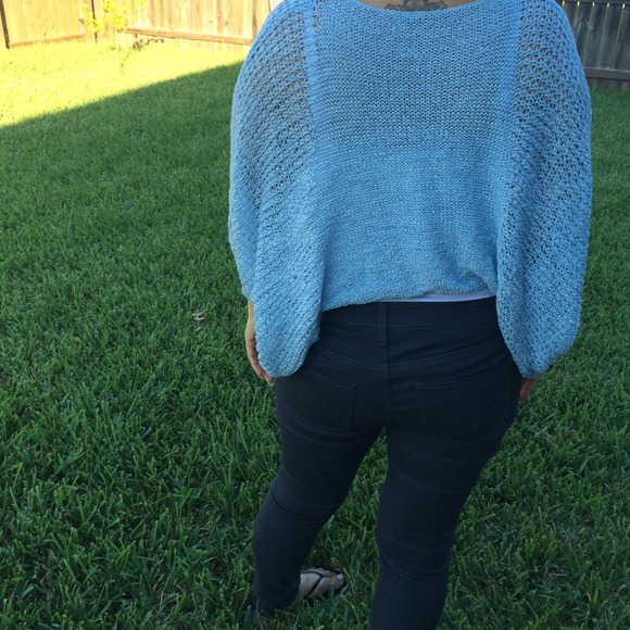 #202 Baby blue pullover sweater - Picture 4 of 4