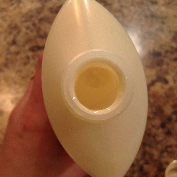 ⛔️SOLD⛔️🌴VS Coconut Passion Body mist & Lotion🌴 - Picture 3 of 3