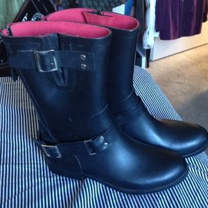 Sold***Steve Madden rain boots